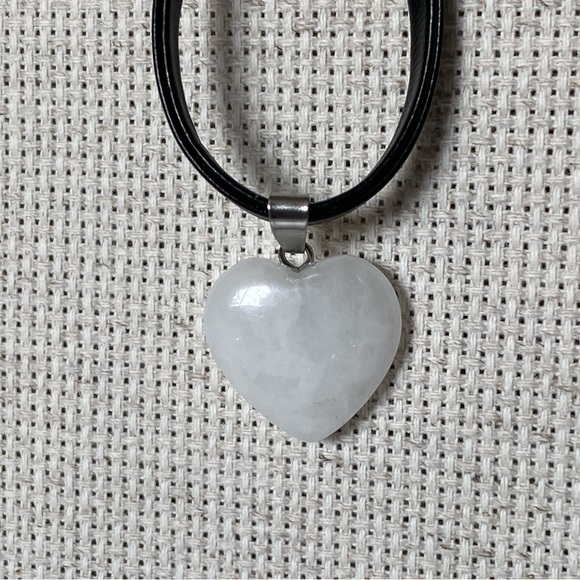 Medallion Choker: Snowy Quartz Gemstone Heart - Picture 9 of 9